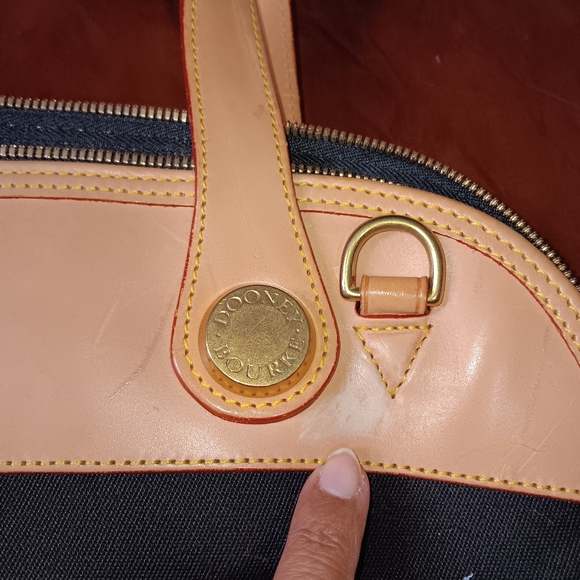 Dooney and bourke satchel - Picture 13 of 13